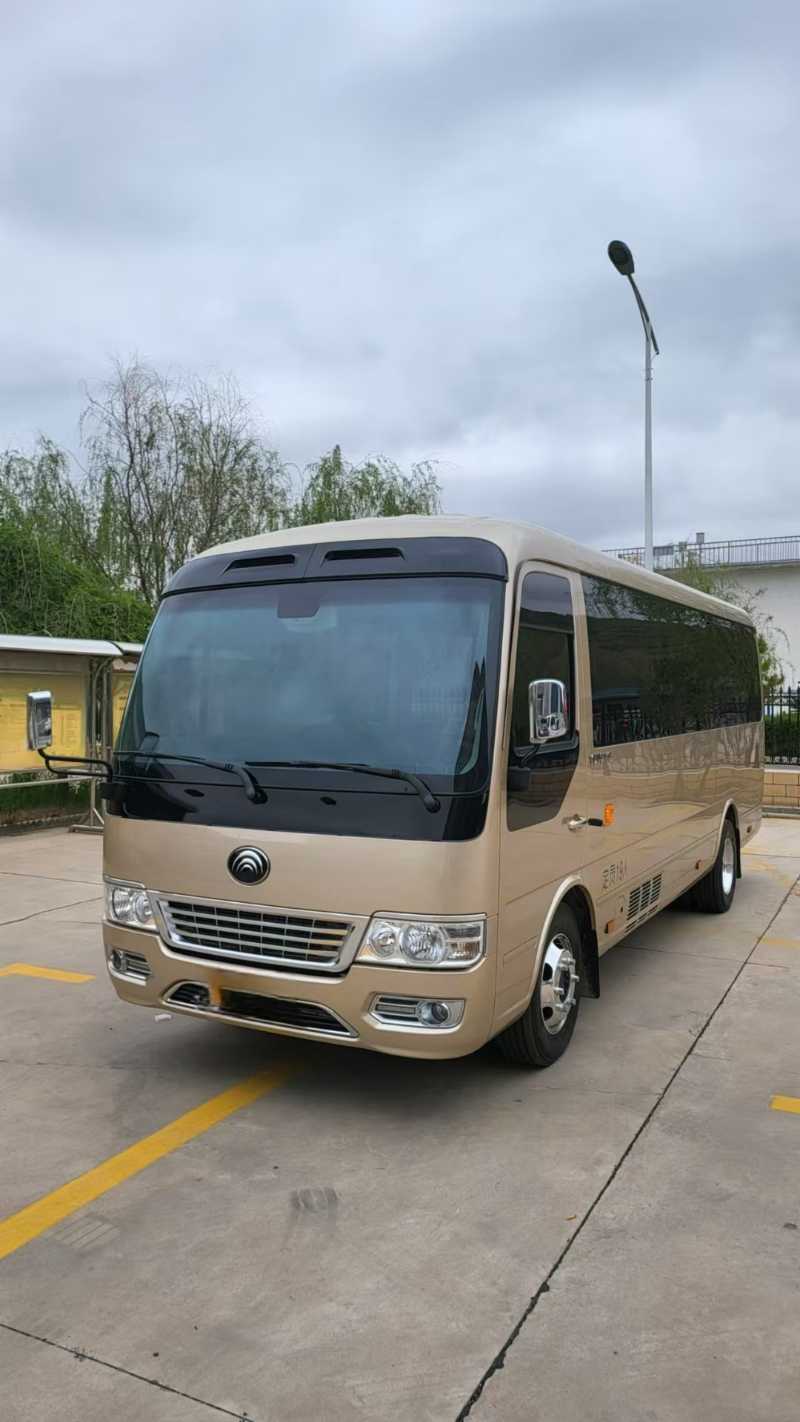 2023年5月 19座國(guó)六柴油宇通T7營(yíng)運(yùn)車(chē)