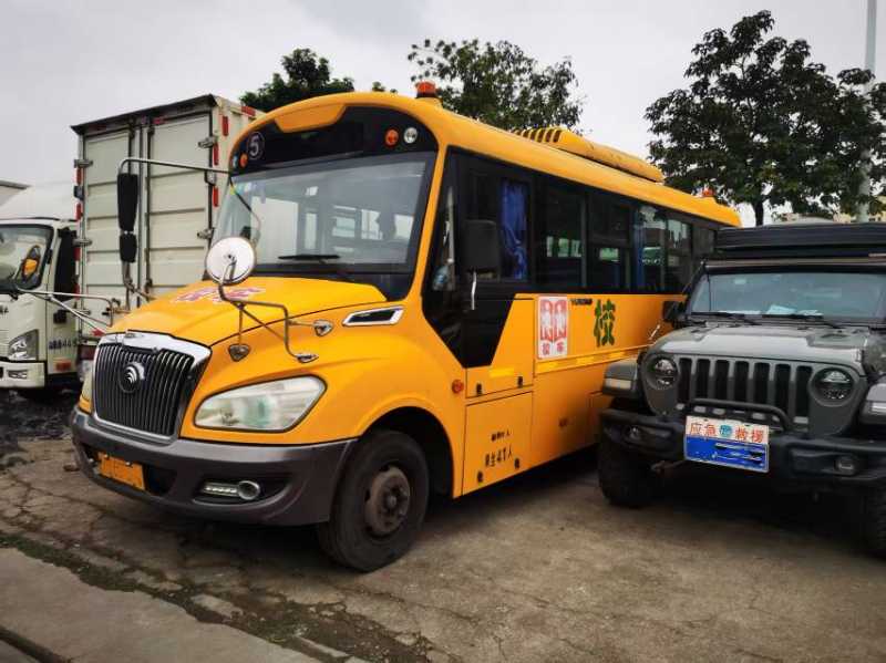 2014年12月粵牌41座大鼻子小學(xué)宇通6789校車
