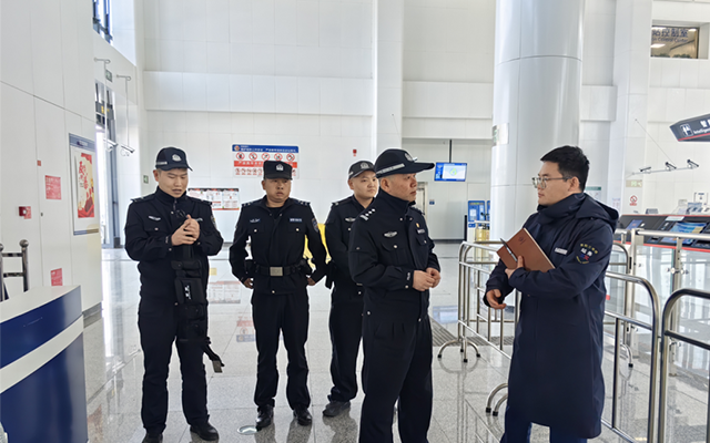 助力全國(guó)兩會(huì) 貴陽(yáng)公交軌道公安擰緊安全閥門(mén)