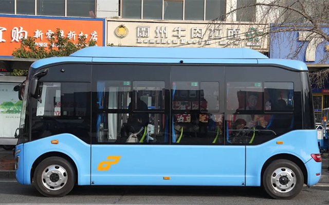 徐州公交推出“寶寶巴士” 溫馨服務(wù)獲市民點(diǎn)贊