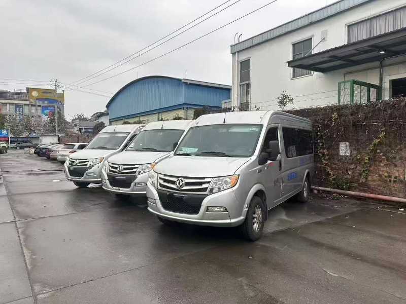 2020年11月 一批國五柴油9座藍(lán)牌東風(fēng)御風(fēng)營運(yùn)車