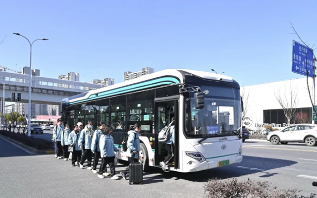 久事公交“定制”出擊 深入多區(qū)精準調研 破解市民出行痛點難題