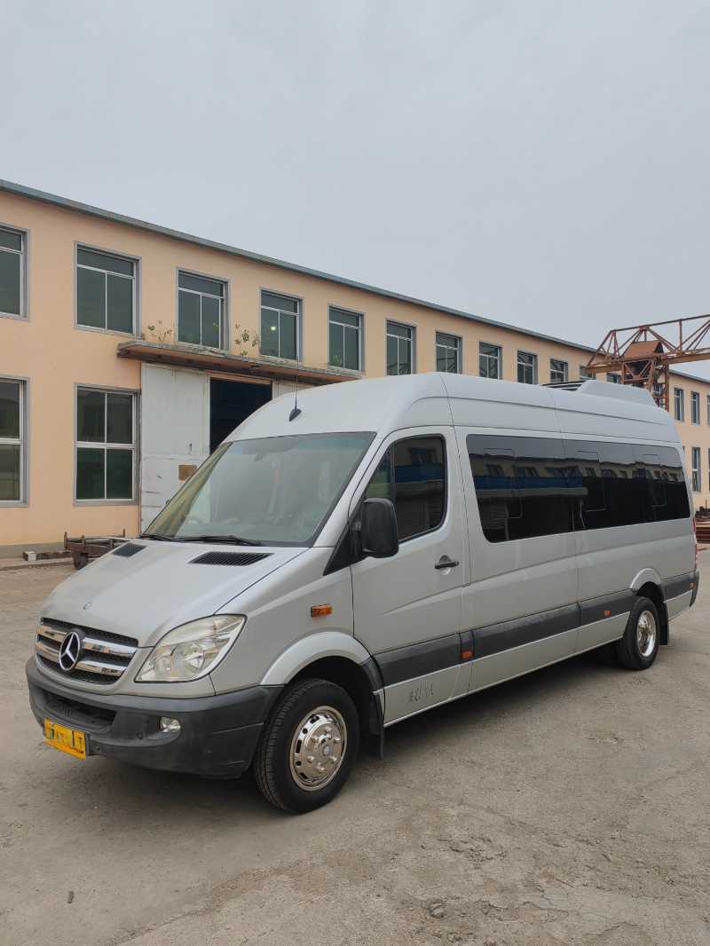 2014年3月 14座非營運(yùn)有車內(nèi)氛圍燈奔馳6710商務(wù)車