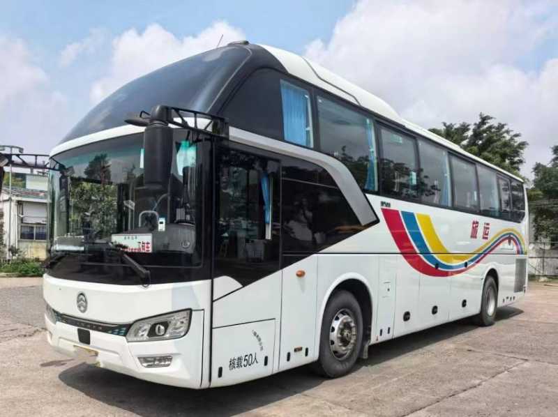 2023年5月上牌國(guó)六50座12米準(zhǔn)新金旅6122旅游車(chē)