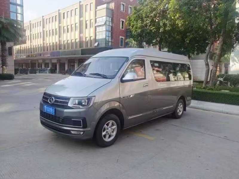 有公告國六柴油9座藍牌金龍6535小型車