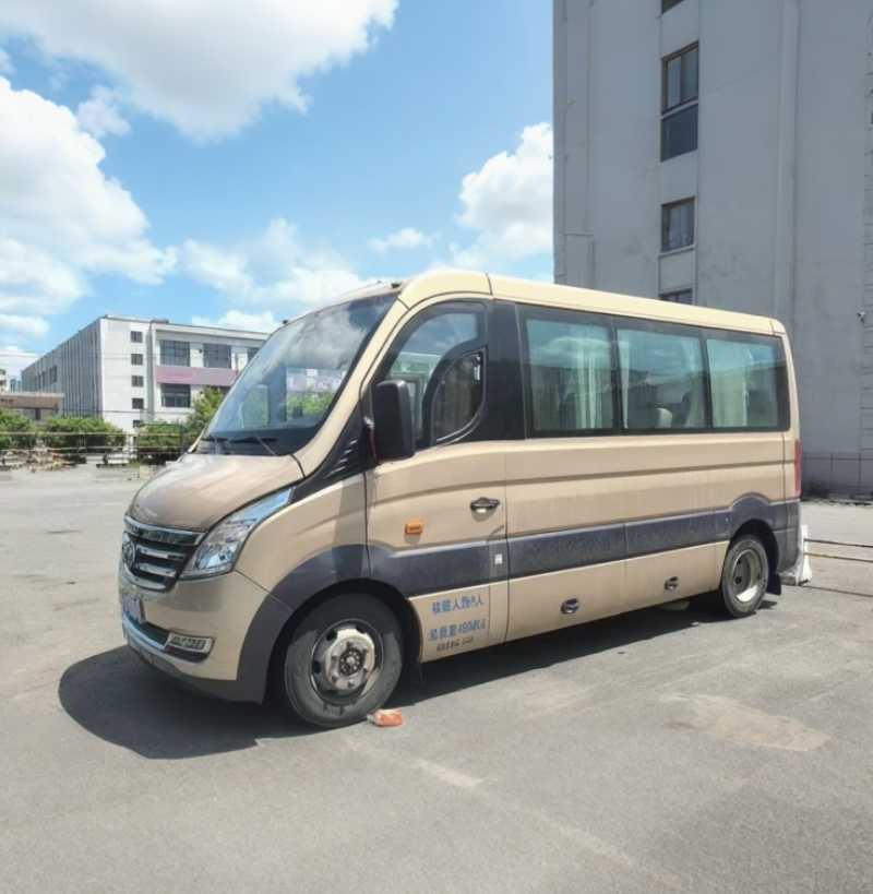 2020年10月 東北配國(guó)五9座宇通CL6小型藍(lán)牌車