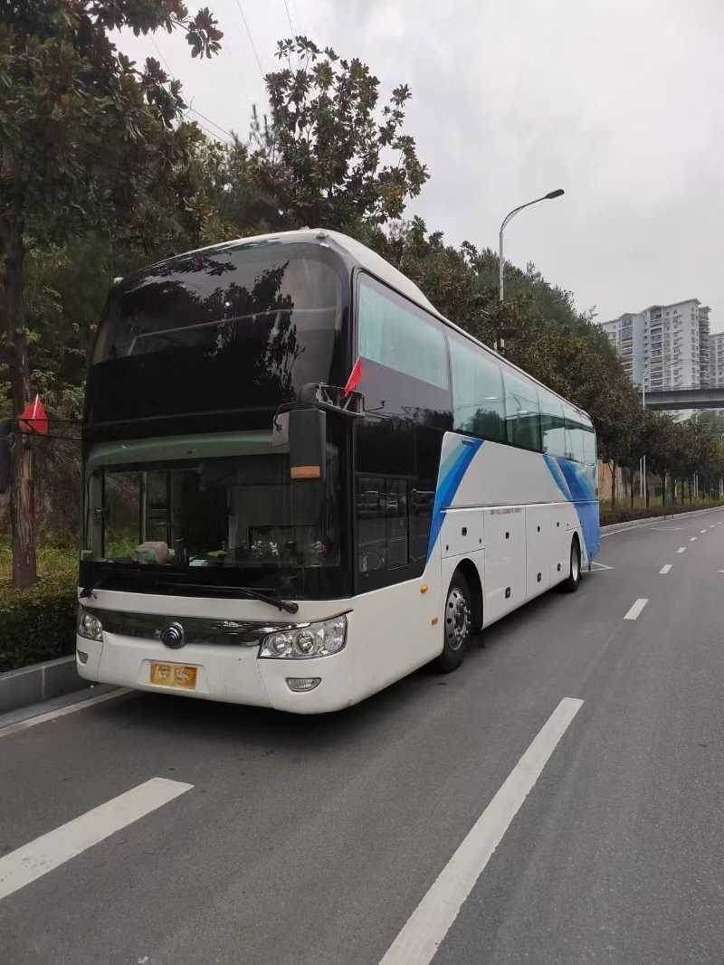 2017早產(chǎn)9天東北配有司機(jī)睡倉宇通54座一層半半旅游車