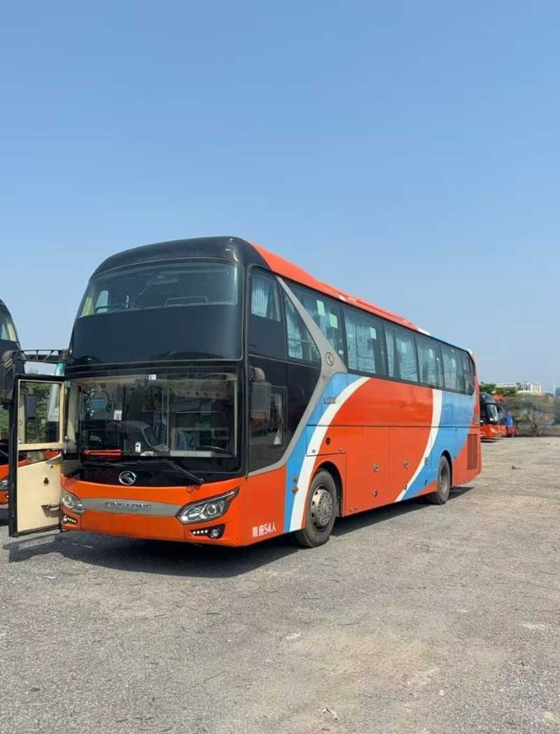 2017年上牌多臺(tái)粵牌國(guó)五54座一層半金龍6119一手旅游車