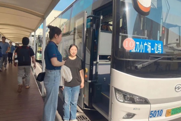 幸福感提升！荊門市定制公交服務(wù)市民