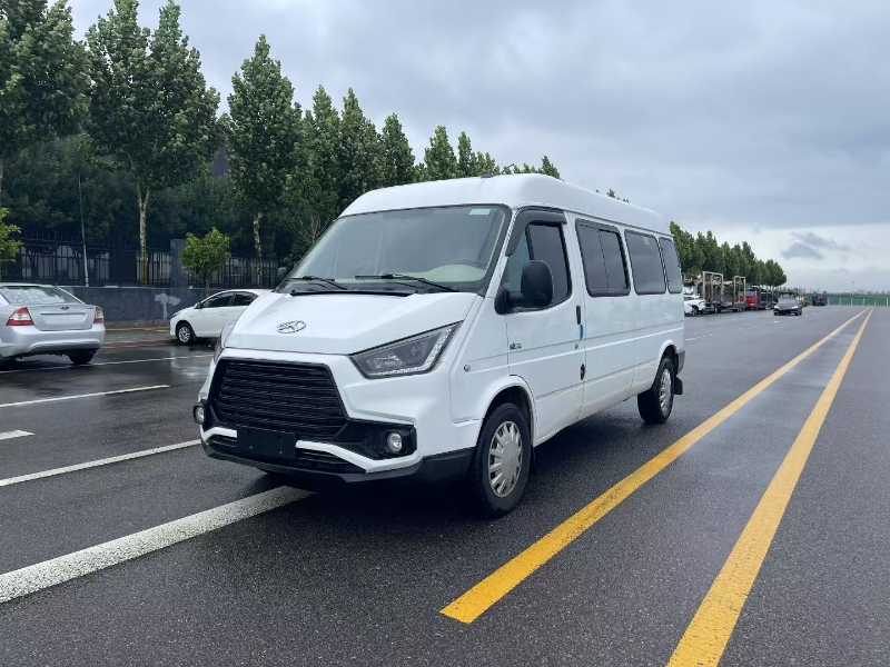 2025年1月 多臺(tái)準(zhǔn)新有公告9座江鈴晶馬6550小型旅游車