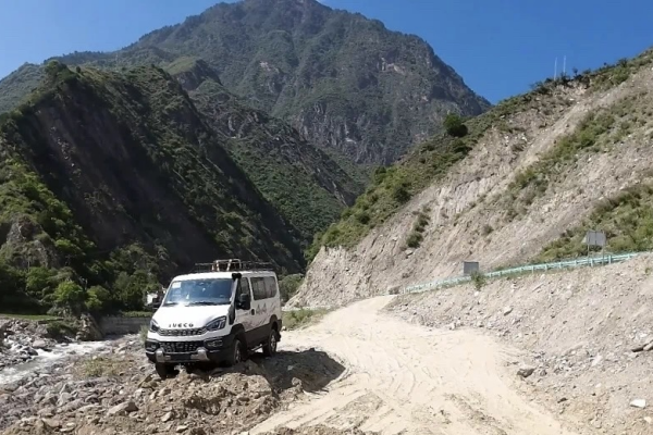 高原硬核實測！歐霸·山海車主：這車在5000米爬坡比平地還猛
