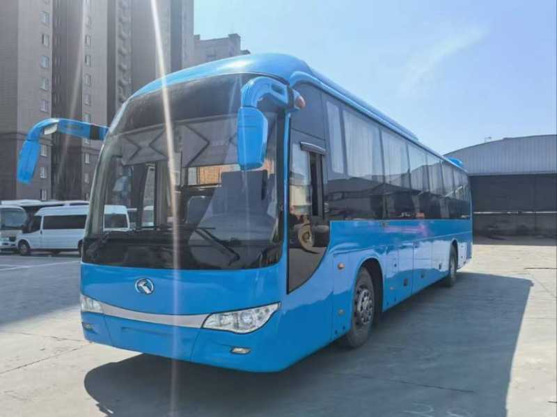 2013年10月上牌國四非營運(yùn)53座大金龍6120中門車