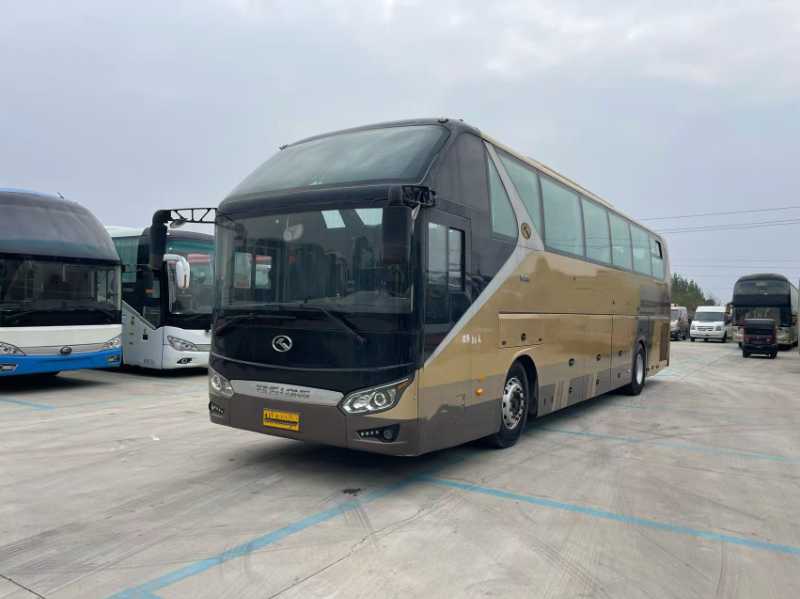 2016年6月上牌東北配50座雙門金龍6125國(guó)四旅游車