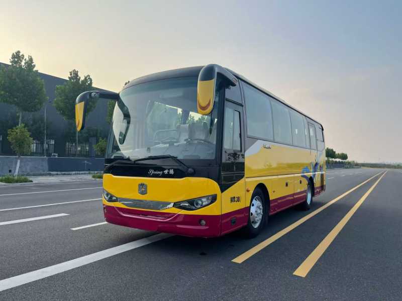 2017年8月上牌38座國(guó)五中通6906氣囊旅游車