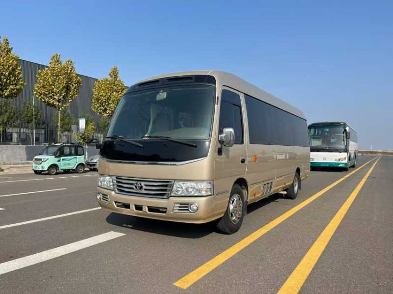 2013年10月 16座非營(yíng)運(yùn)4.0排量豐田考斯特