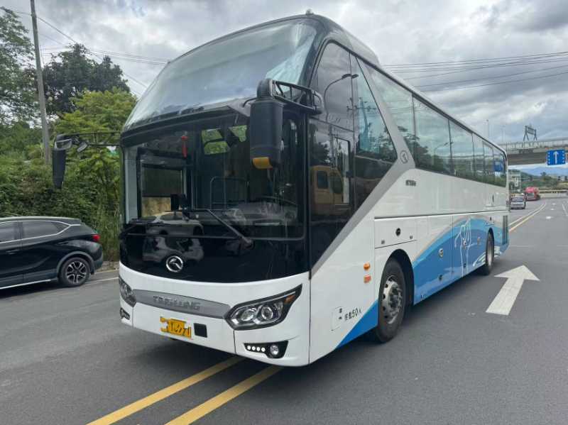 2023年9月上牌國六有公告50座金龍6125有司機(jī)睡倉旅游車