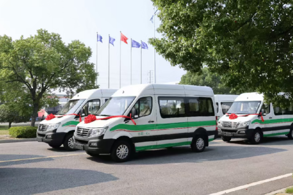 亞星歐睿新能源VAN車交付石家莊 提供綠色運(yùn)力支持