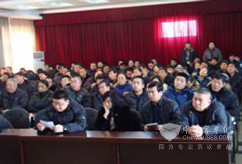 大慶公交西區(qū)維修廠和車隊長帶隊培訓(xùn)