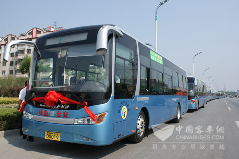 經(jīng)過多次示范后，30輛新能源客車投入運營，“十一”前，還將有20輛城際公交投放運營