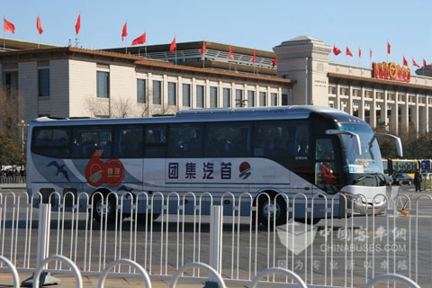 宇通客車連續(xù)七年服務(wù)全國兩會(huì) 