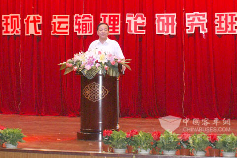 山東省交通運(yùn)輸廳副廳長高洪濤在答謝晚會(huì)上致詞