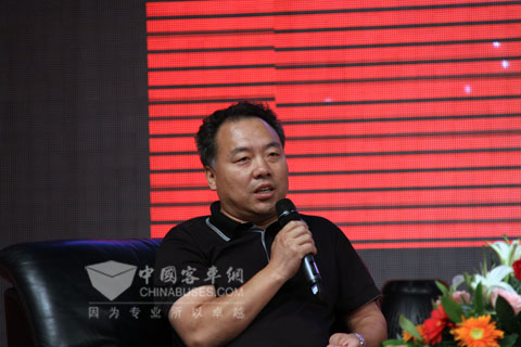 中國(guó)公路學(xué)會(huì)客車分會(huì)的佘振清