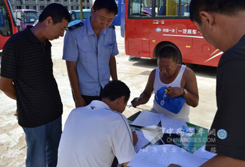 “一汽客車 為你而行”走進(jìn)通榆