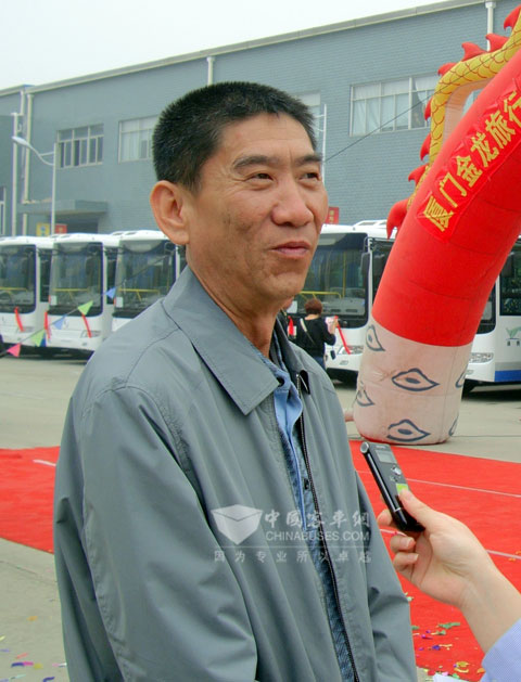 蕪湖運(yùn)泰汽車(chē)運(yùn)輸集團(tuán)有限公司副總經(jīng)理朱童建接受采訪