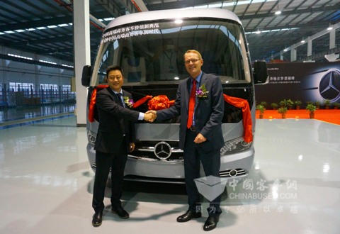 浙江金港汽車發(fā)布奔馳底盤全新客車產(chǎn)品