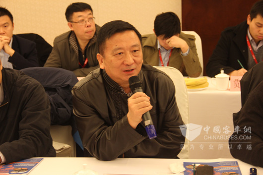 深圳市汽車維修協(xié)會(huì)副會(huì)長、原深圳市運(yùn)發(fā)集團(tuán)股份有限公司資產(chǎn)機(jī)務(wù)部部長于懷勇