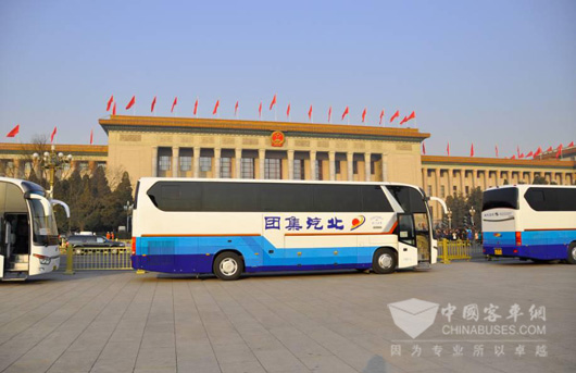 金龍客車已連續(xù)服務(wù)“兩會”通勤15年彰顯國車品質(zhì)