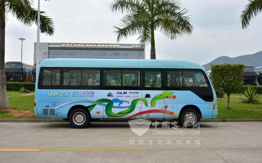 XMQ6706純電動商務(wù)車