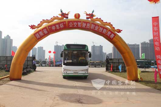 時代電動為湖南省公交賽事提供全部賽車