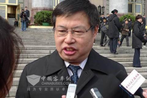 全國(guó)人大代表、陜西法士特汽車傳動(dòng)集團(tuán)有限責(zé)任公司董事長(zhǎng)李大開暢談低碳經(jīng)濟(jì)