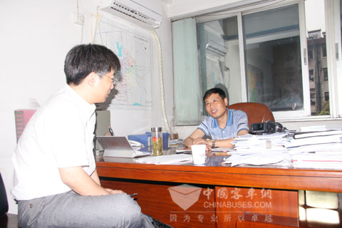 合肥公交副總工程師夏邦金與客車網(wǎng)總編吳永強暢談行業(yè)發(fā)展