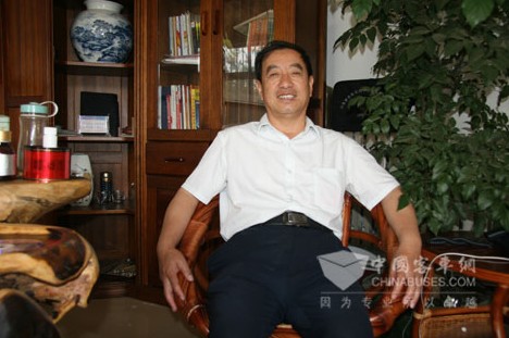 新國線集團（聊城）有限公司總經(jīng)理王濤接受記者采訪