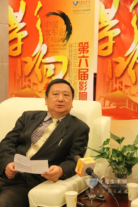 第六屆影響中國(guó)客車(chē)業(yè)活動(dòng)現(xiàn)場(chǎng)專(zhuān)訪(fǎng)深圳運(yùn)發(fā)集團(tuán)于懷勇部長(zhǎng)