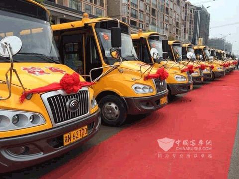 國(guó)內(nèi)市場(chǎng)上的安全校車