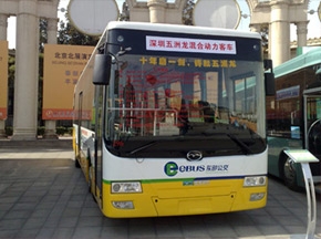 自主品牌鑄造金色品質(zhì) 五洲龍客車(chē)服務(wù)東部公交