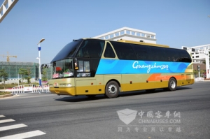 服務(wù)廣州亞運(yùn) 青年客車(chē)盡顯王者風(fēng)范