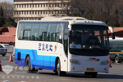 圖說(shuō)兩會(huì)：金旅客車(chē)服務(wù)2011全國(guó)兩會(huì)