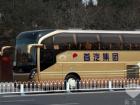行駛中的金旅客車(chē)