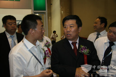 交通運(yùn)輸部領(lǐng)導(dǎo)視察宇通客車(chē)