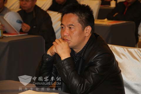 貴州省內(nèi)用戶代表認真聆聽