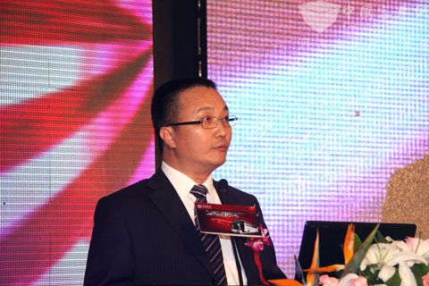 濰柴（揚(yáng)州）亞星汽車有限公司董事長(zhǎng)、揚(yáng)州亞星客車董事長(zhǎng)兼CEO金長(zhǎng)山致辭