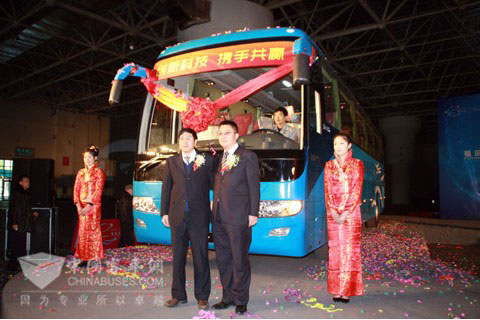 福田歐輝2011版6120豪華城間客車(chē)新車(chē)揭幕