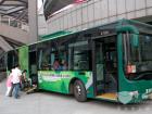 金旅混動無障礙公交車服務(wù)第八屆殘運(yùn)會