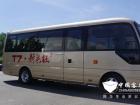 宇通T7流暢的車身腰線、全沖壓車身一體成型，呈現(xiàn)高精度設(shè)計。