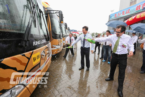 中玻友誼  源遠(yuǎn)流長(zhǎng)——大金龍80輛客車(chē)交付玻利維亞