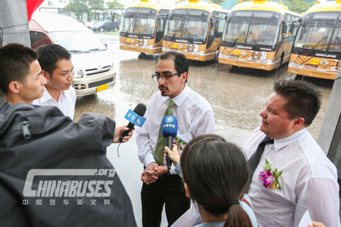 Fabian Siñani議會(huì)議長(zhǎng)接受媒體采訪